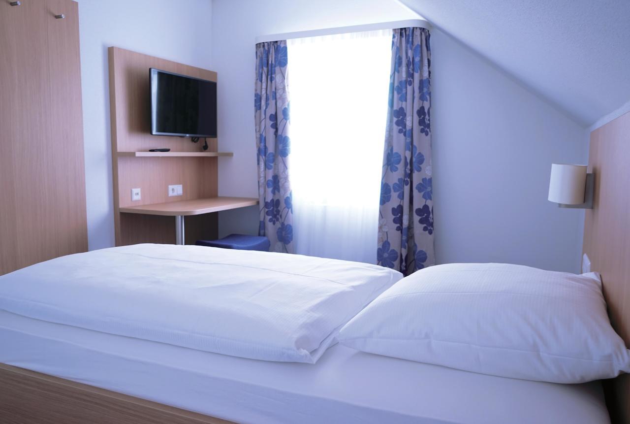 Hotel Bahnhof Jestetten Bagian luar foto