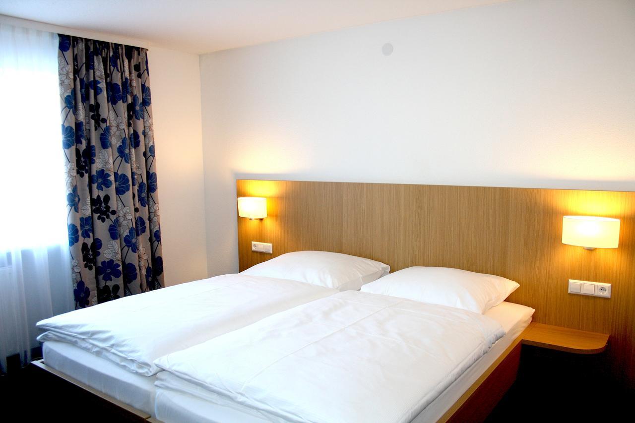 Hotel Bahnhof Jestetten Bagian luar foto